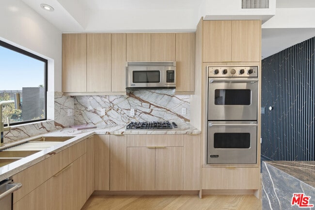 Building Photo - 121 Canon Dr