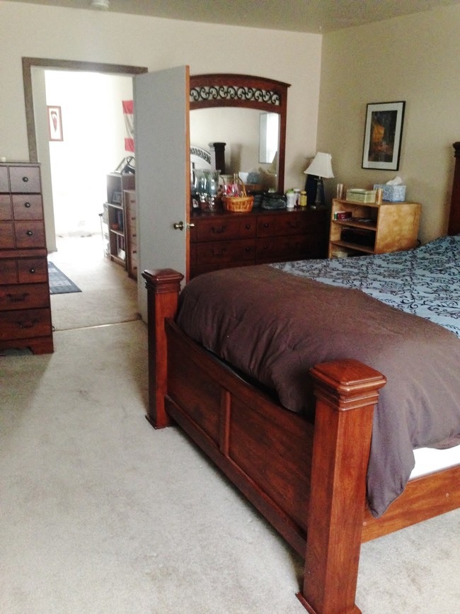 Bedroom 1 - 1924 Sarah St