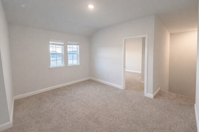 Building Photo - 2307 Birch View Ln