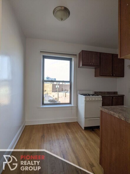 Building Photo - 2651 N Spaulding Ave