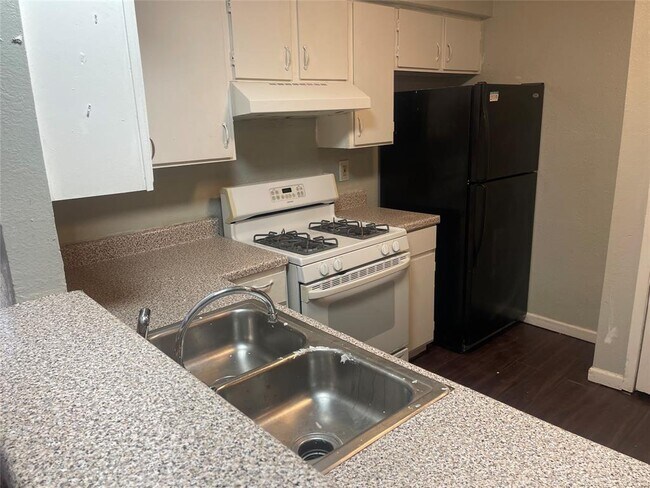 Building Photo - 2200 Tabor Ct