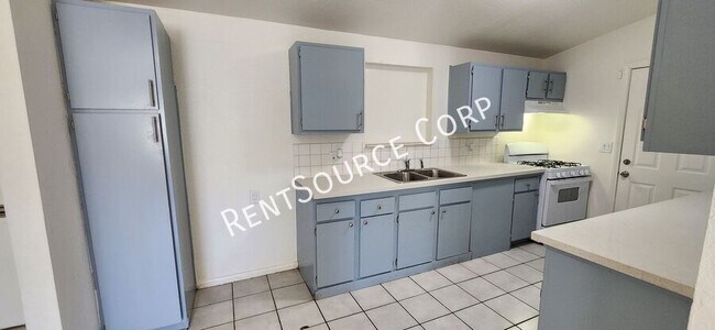 Building Photo - 44615 4th St E