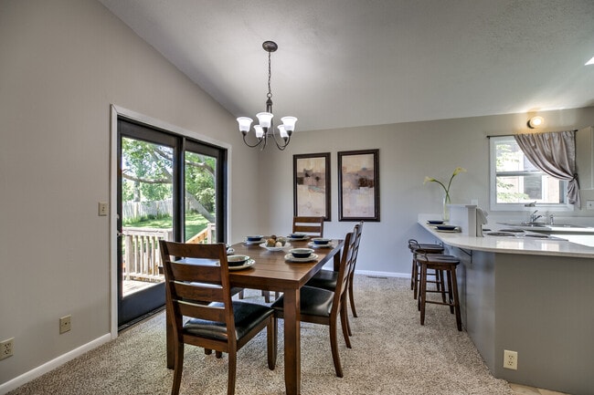 Building Photo - Glenbrook Homes (Irvington)