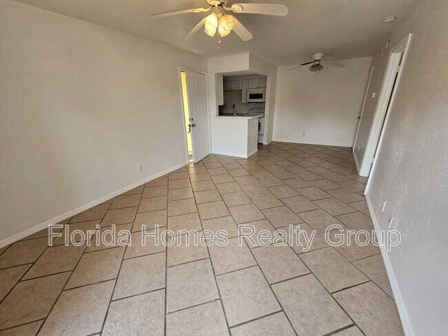 Building Photo - 2855 Winkler Ave