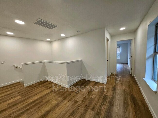 Building Photo - 11987 SW Horizon Blvd