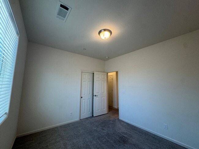 Building Photo - 13333 Peach St