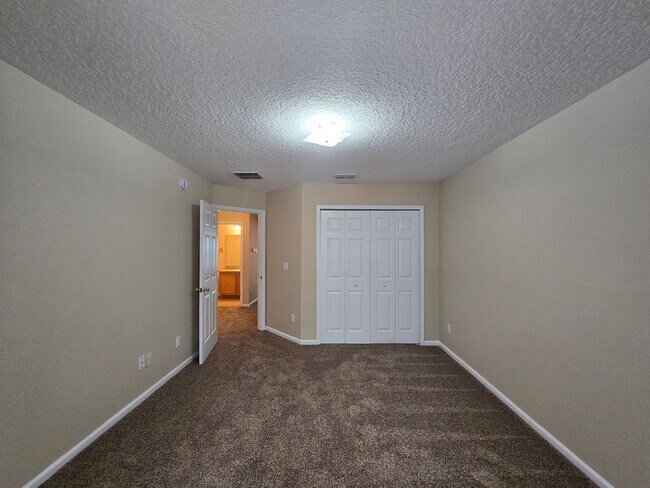 Building Photo - 5260 Collins Rd