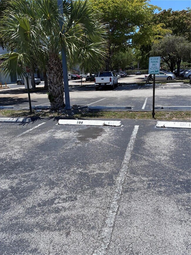 Building Photo - 8205 SW 152nd Ave