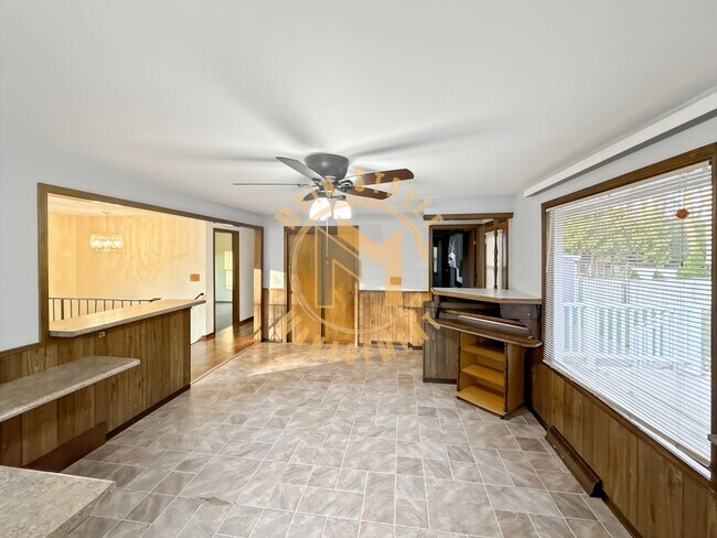 Building Photo - 1433 Baumgart Rd