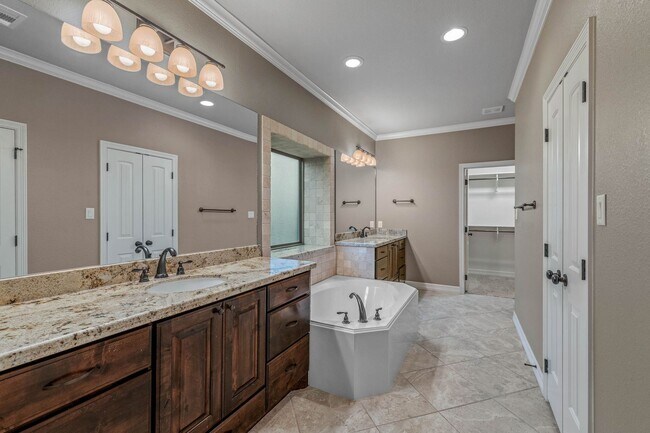 Building Photo - Castlegate 2 - Elegant 3 Bedroom 2 Bath av...