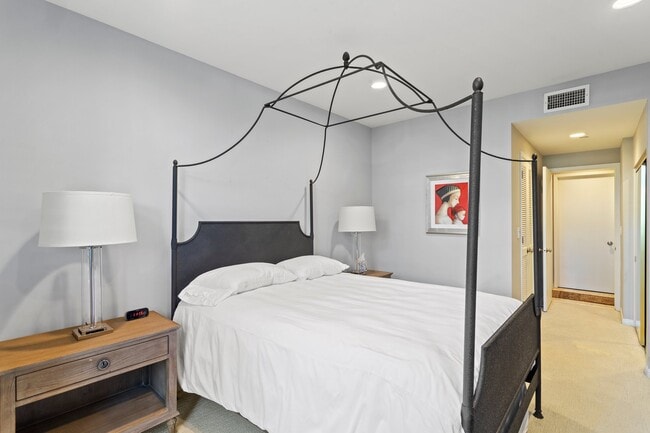 Building Photo - 200 N Swall Dr