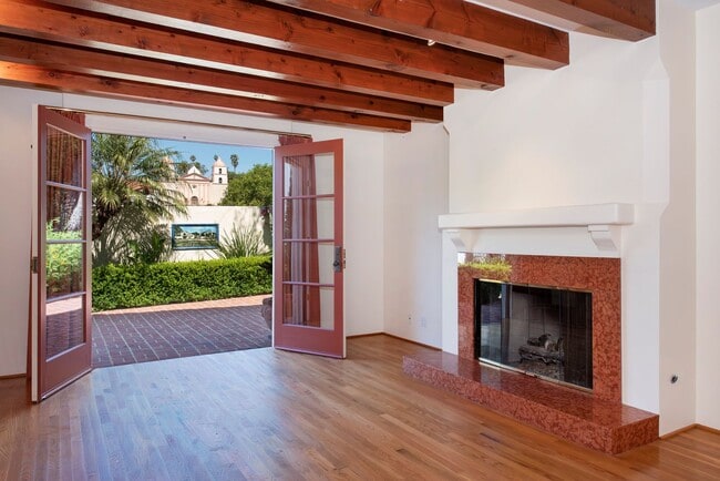 Building Photo - Iconic Upper East Setting with Front-Row Views of the Mission!