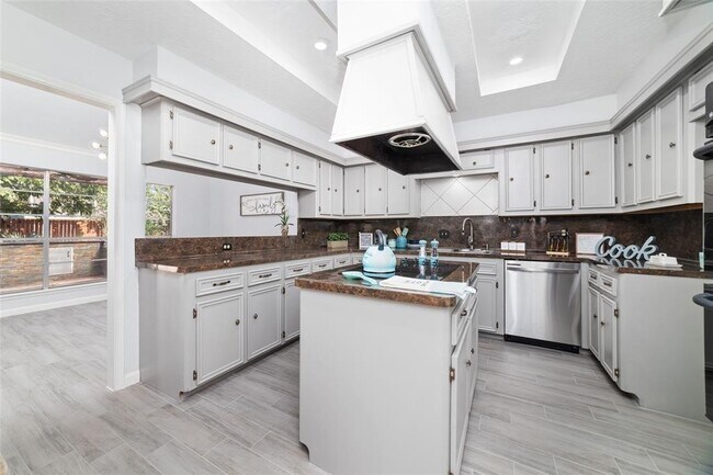Building Photo - 22122 Woodrose Dr
