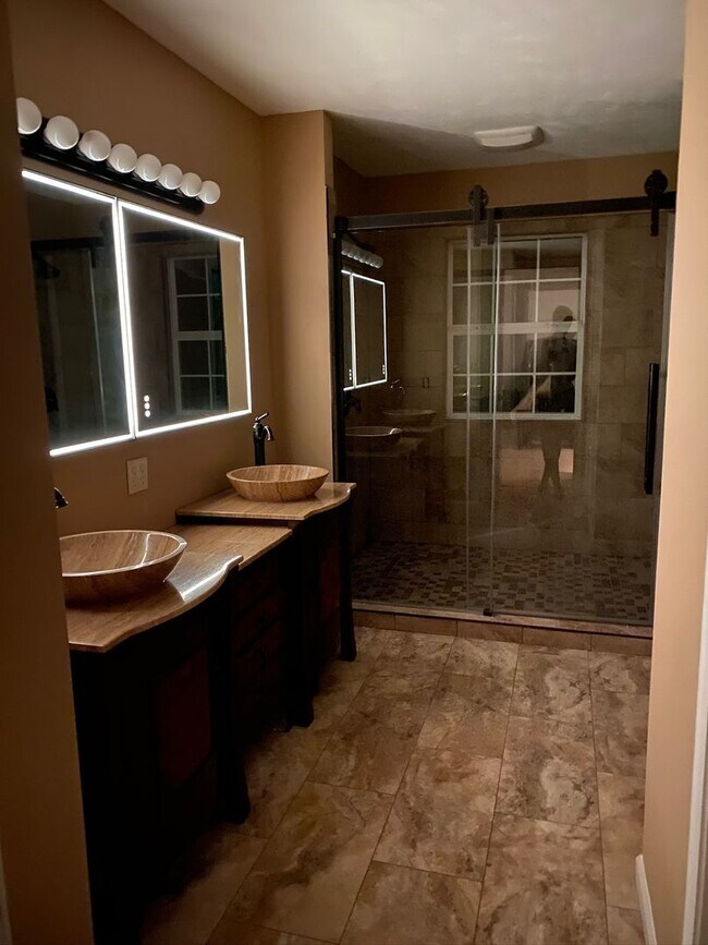 Building Photo - 25027 Rushmore Ct