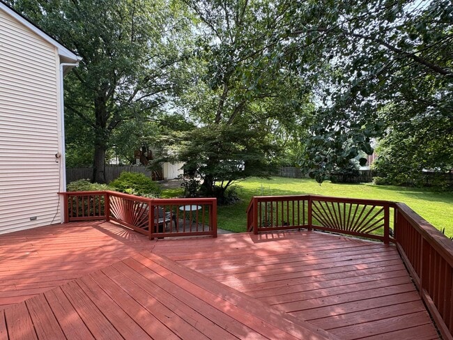 Building Photo - Beautiful 3 Bed 2.5 Bath Single Family Hom...