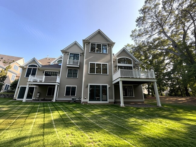 Building Photo - 31 Green Meadow Dr