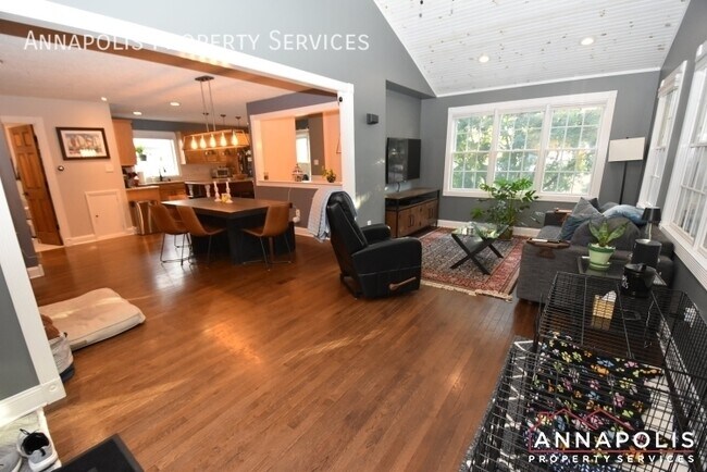 Building Photo - 1200 Bay Highlands Dr