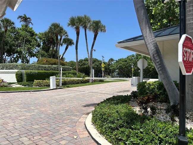 Building Photo - 4101 N Ocean Blvd