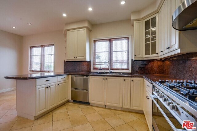 Building Photo - 10707 Missouri Ave