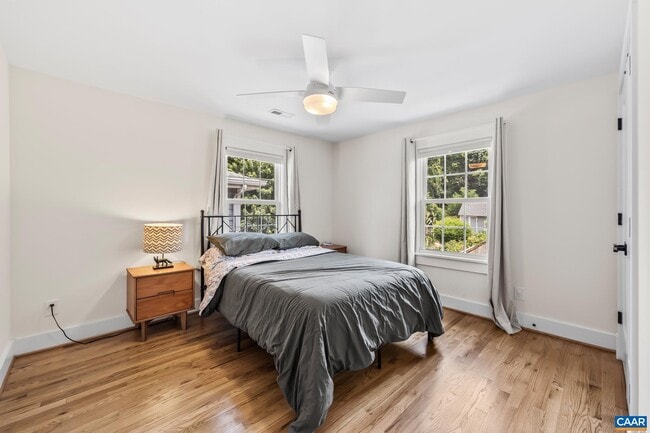 Building Photo - 903 Charlton Ave