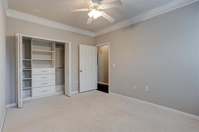 Building Photo - 1850 Cotillion Dr