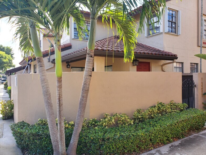Primary Photo - 13280 SW 114th Ter