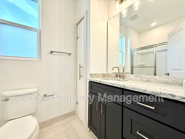 Building Photo - 728 Ellwood Ave