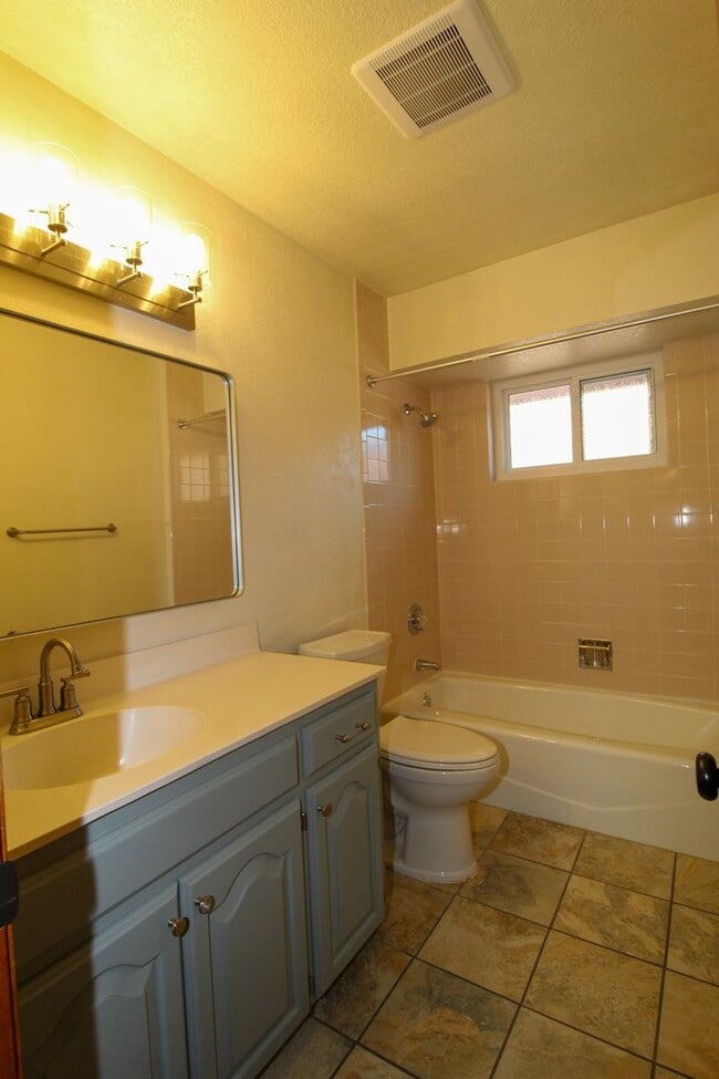 Building Photo - 1809 Pueblo Alegre Dr