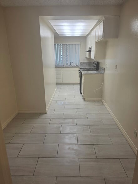 Kitchen Eating Area - 2930 W 235th St