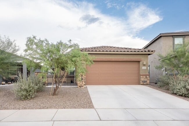 Building Photo - Beautifully Upgraded 4 - Bedroom 2 - Bath ...