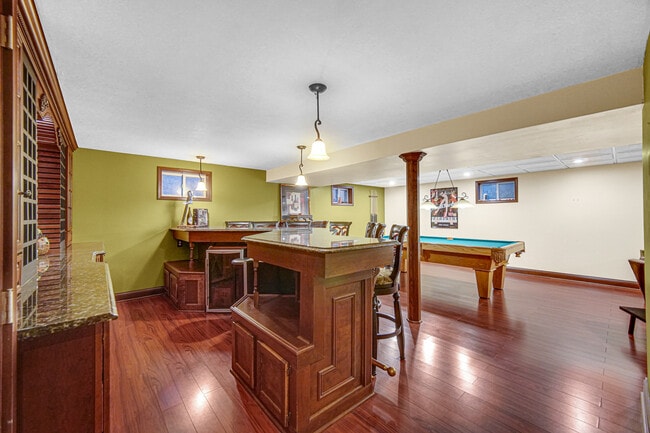 Building Photo - 10700 Churchill Dr