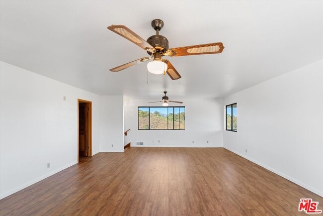 Building Photo - 44310 Vía Barranca