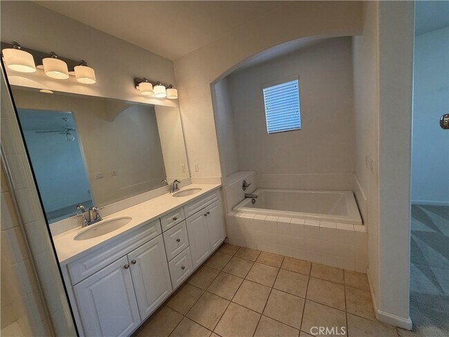 Building Photo - 3010 E Via Fiano