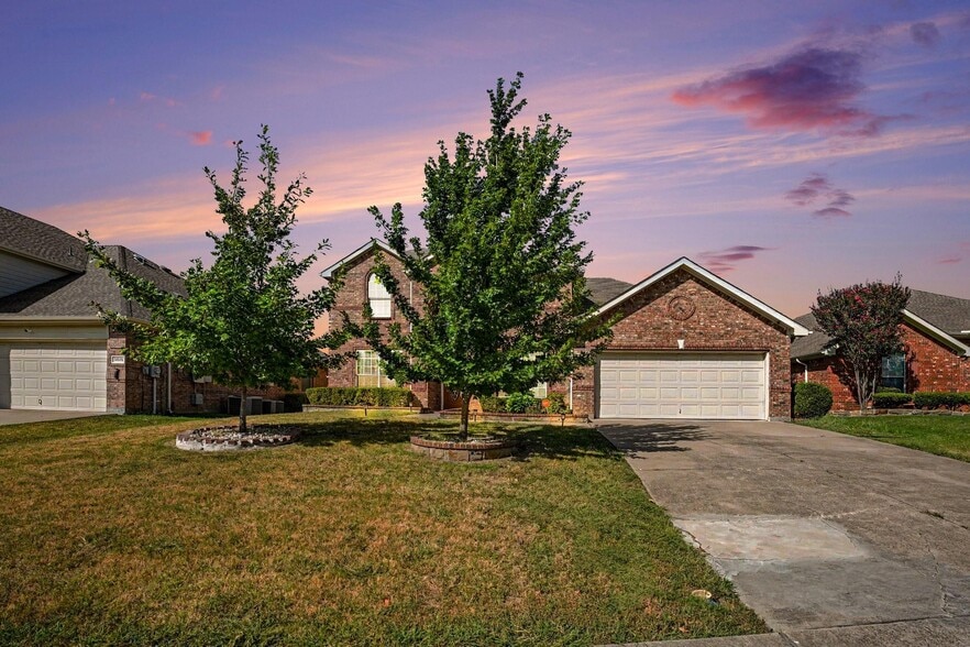 Building Photo - 3023 Riverwood Ln