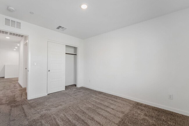 Building Photo - 894 Cadence Vw Wy