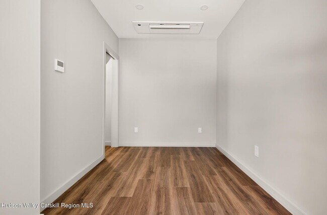 Building Photo - 176 Hudson St