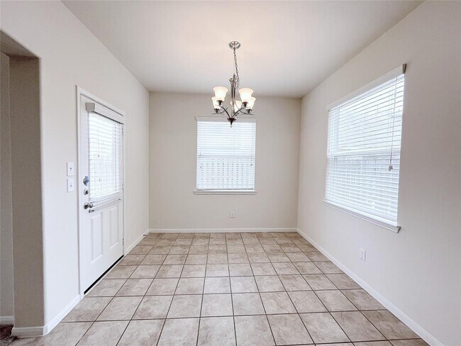 Building Photo - 14239 Oro Valley Dr