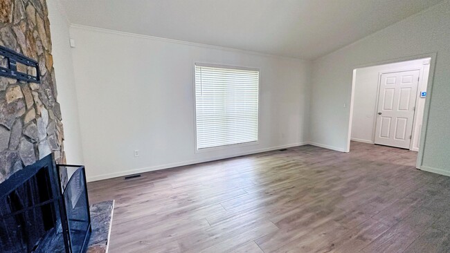Building Photo - 108 Blacks Dr