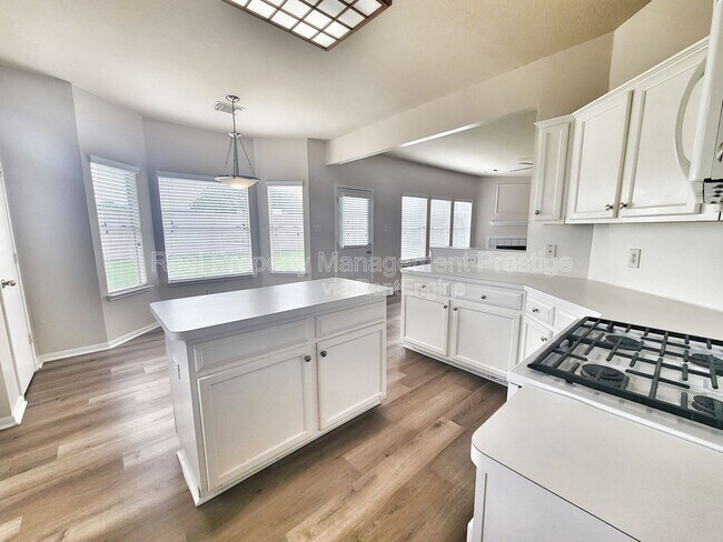 Building Photo - 2715 Sailors Moon Dr