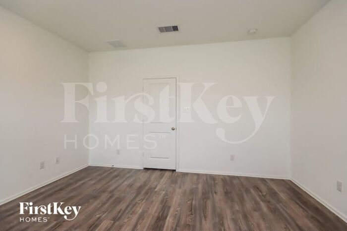 Building Photo - 7406 Keechi Pl