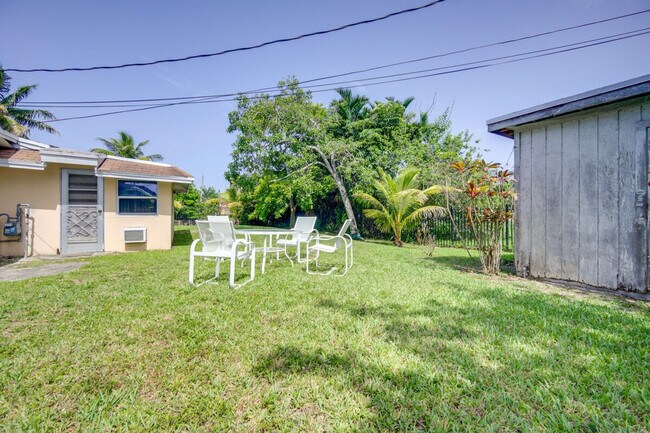 Building Photo - 280 NW 207th St