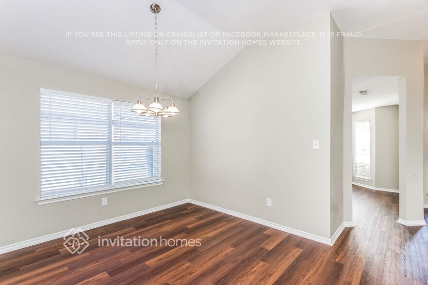 Building Photo - 8175 Spruce Valley Dr