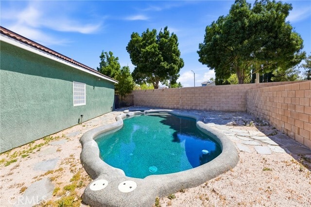 Building Photo - 44154 Coral Dr