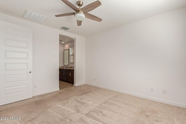 Building Photo - 8911 W Solano Dr