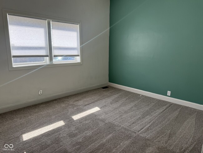 Building Photo - 1156 Hoyt Ave