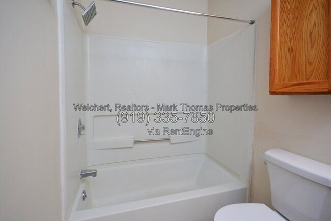 Building Photo - 425 Summerwalk Cir