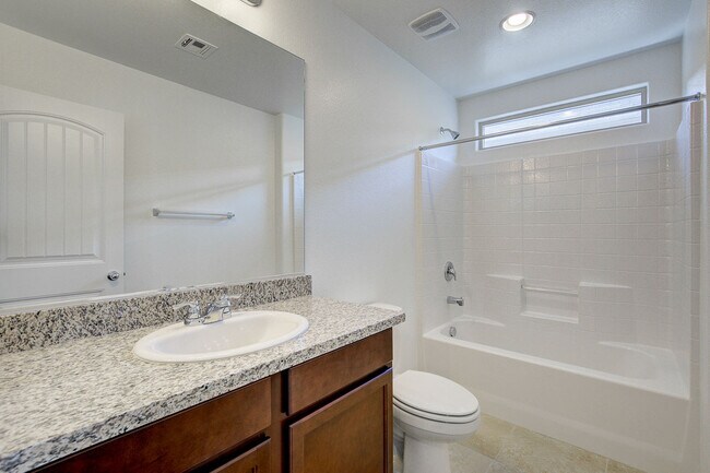 Building Photo - 3 Bedroom, 2 Story Inspirada Home in Anthem!