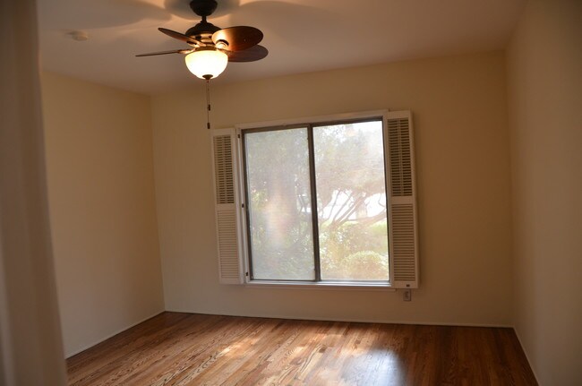 Master Bedroom - 1717 Riverside Dr