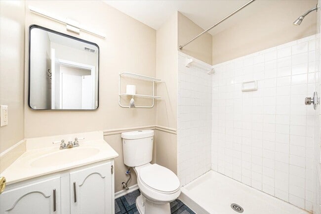 Building Photo - 151 Lazy Hollow Dr