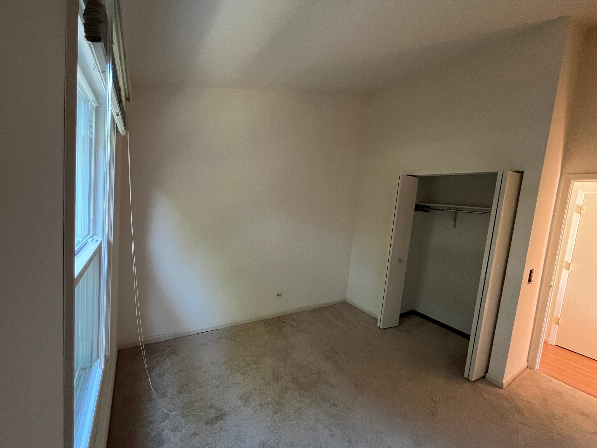 Building Photo - 1404 Queensgreen Cir